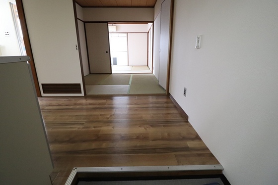 玄関　※別部屋の写真です