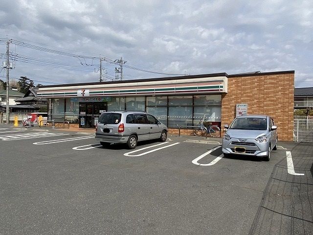 コンビニ　セブンイレブン（コンビニ）まで160m