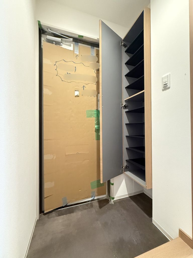 玄関　※建築中代表タイプの写真のため実際と異なる場合がございます
