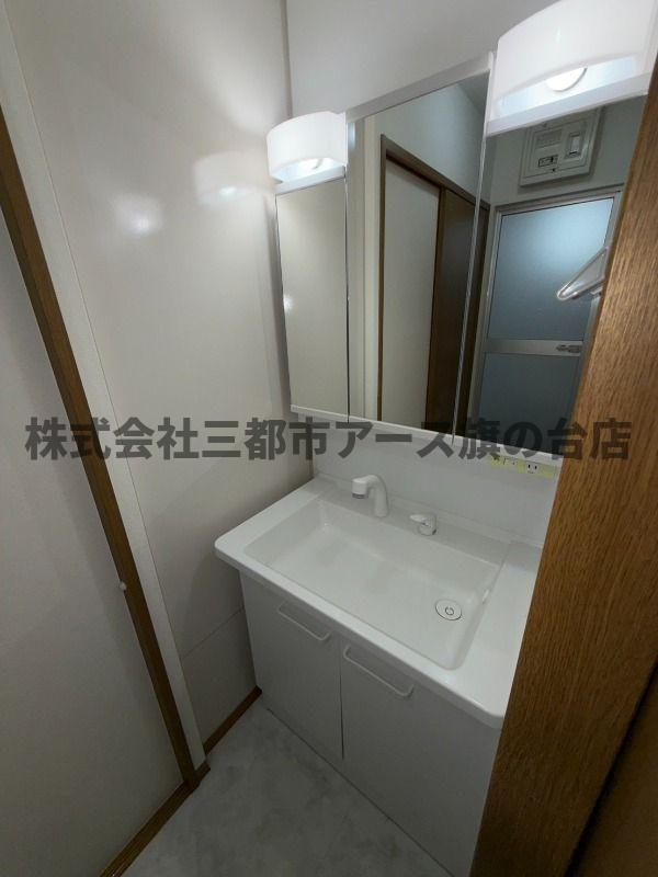 洗面設備　アーサクラスト海老澤