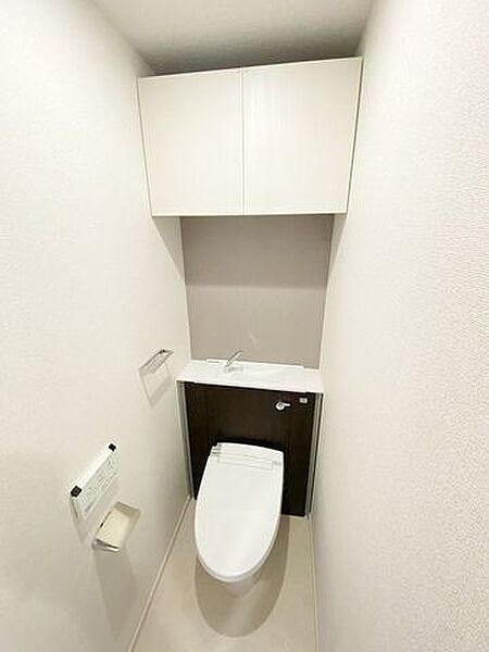 トイレ　（別タイプ参考写真）ラティエラ王子飛鳥山　北区滝野川1