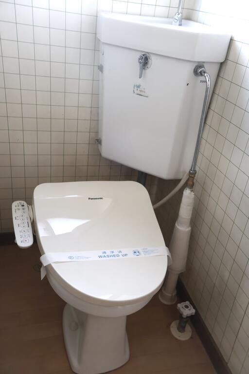 百合が原8丁目戸建のトイレ写真
