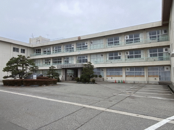 小学校　富山市立堀川南小学校（小学校）まで650m