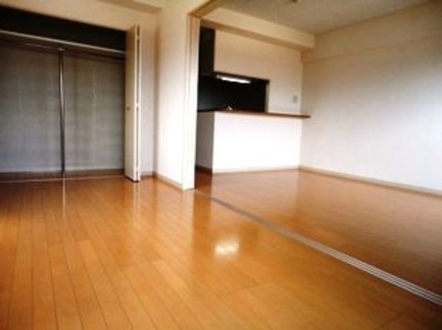 その他部屋・スペース　【リビングダイニング】写真は反転タイプです
