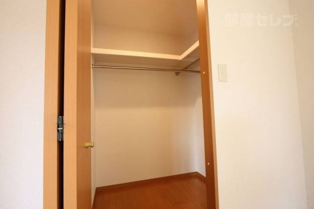 収納　ウォークインクローゼット