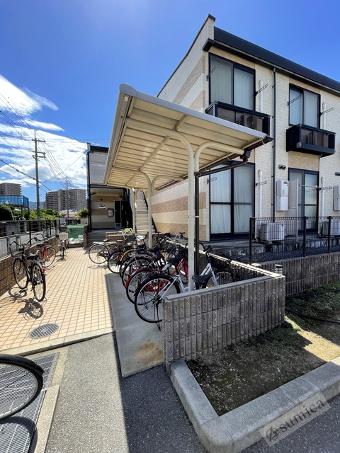 エントランス　ここに住む幸せ。明るいエントランス。