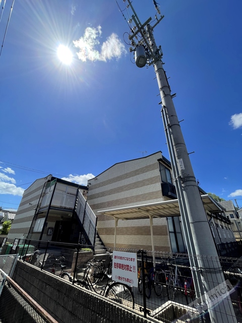 建物外観　スマートに佇むお家。毎日が楽しくなります。