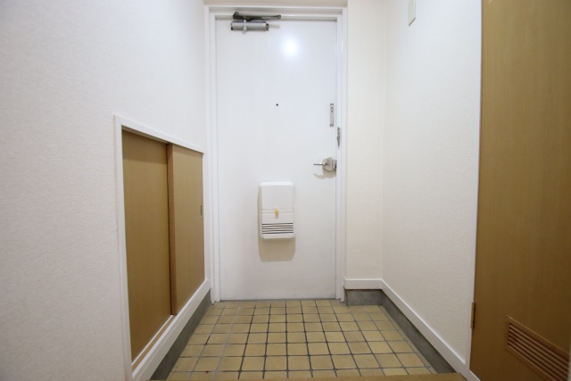 玄関　※別室の参考写真の為、現況優先です。
