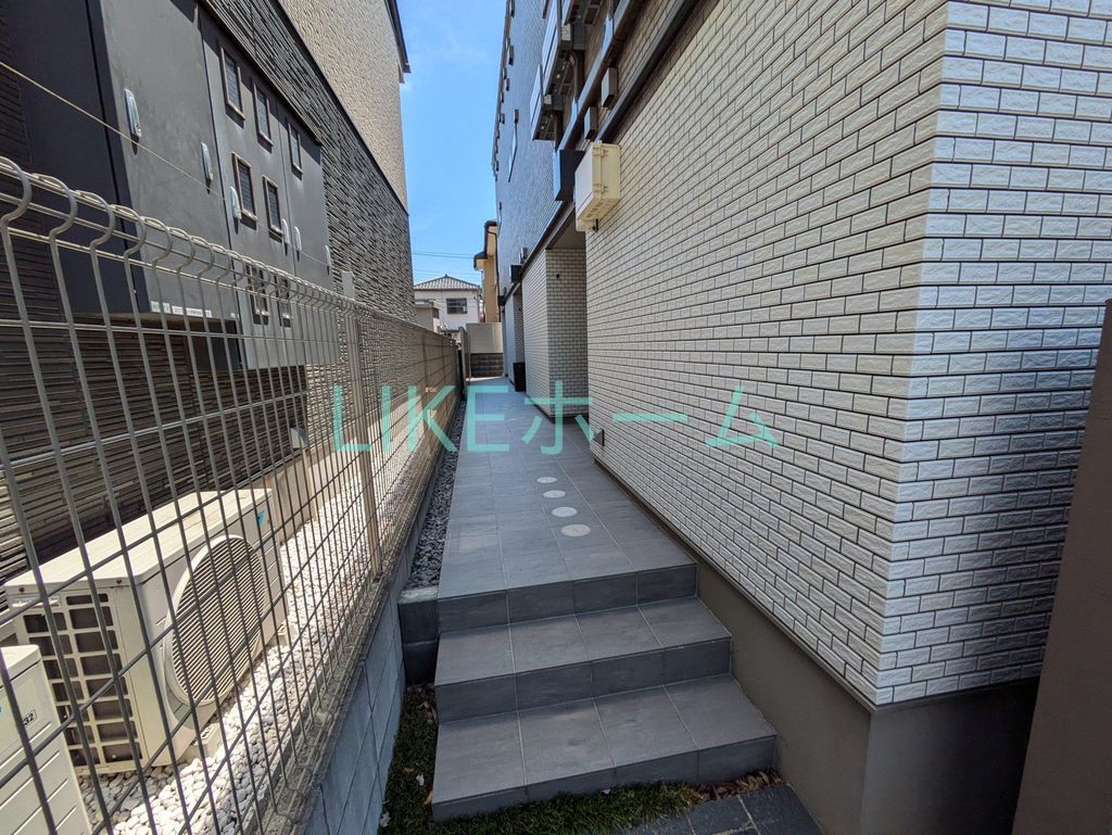 エントランス　庭