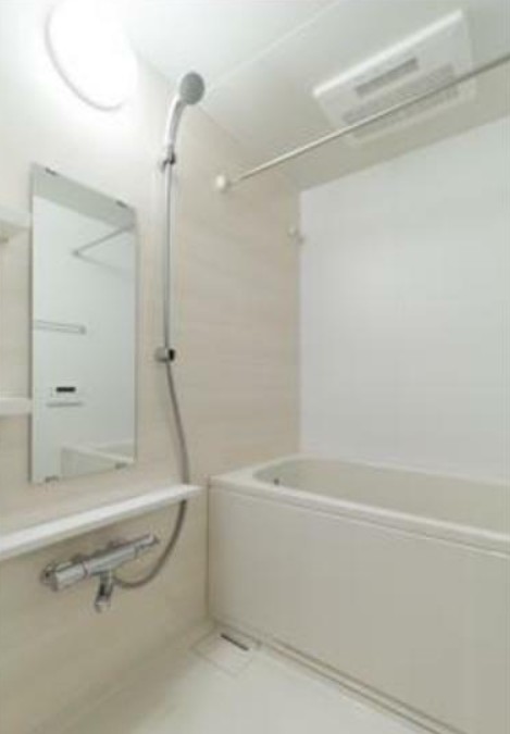 バス・シャワールーム　写真は同タイプ住戸