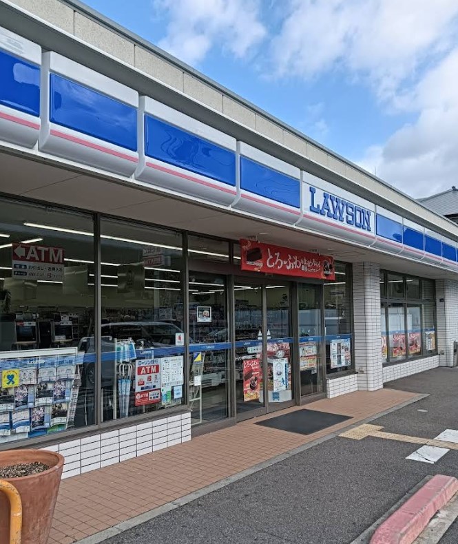 コンビニ　ローソン神戸兵庫町二丁目店（コンビニ）まで392m