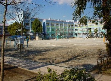 小学校　江戸川区立第二葛西小学校（小学校）まで882m
