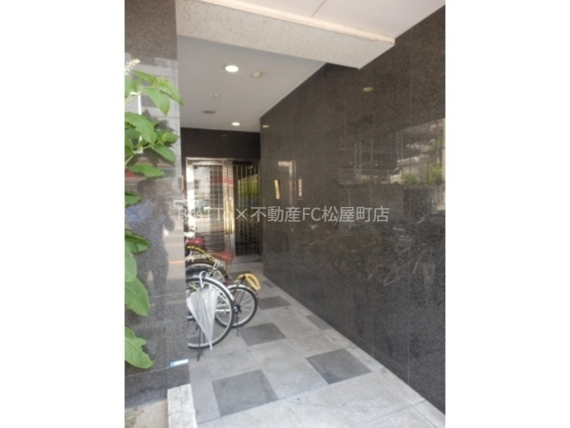 エントランス　マンション共用部分