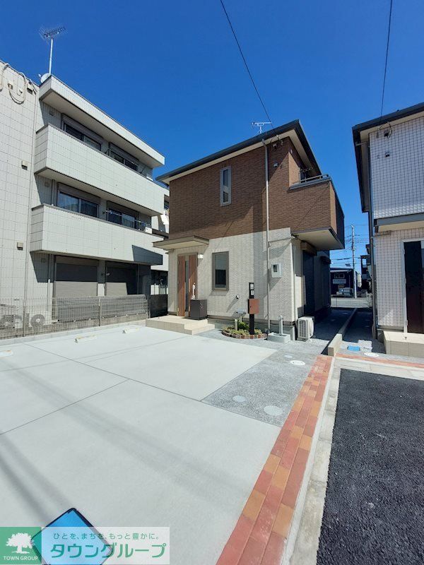 建物外観　駐車場