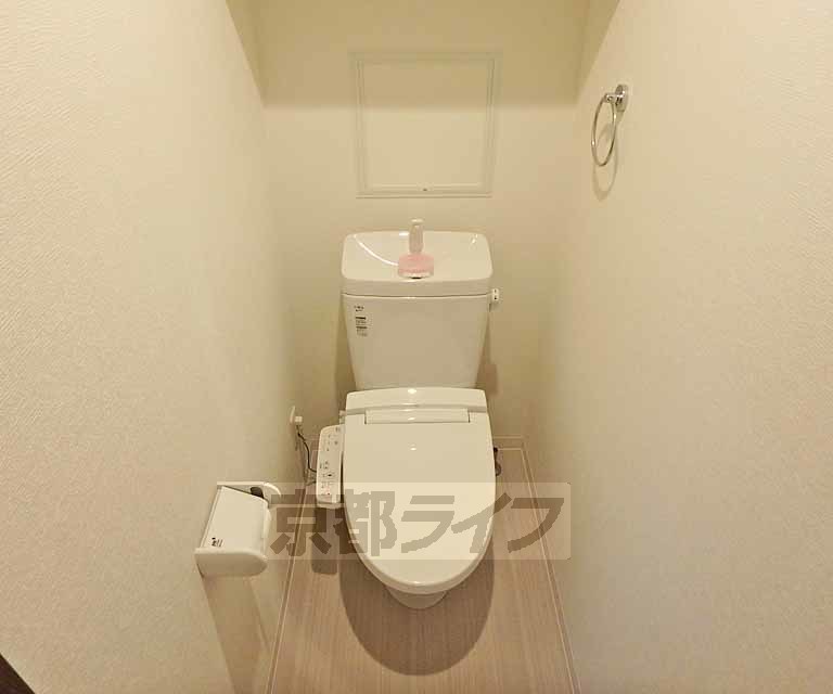 トイレ　ウォシュレット付き