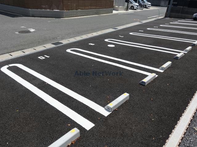 駐車場　駐車場