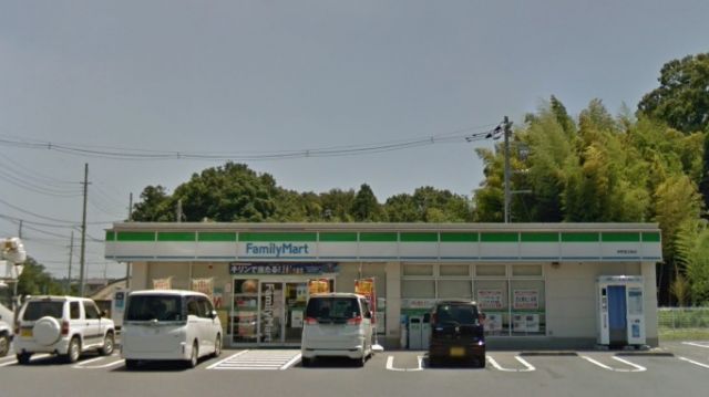 コンビニ　ファミリーマート美野里羽鳥店（コンビニ）まで950m