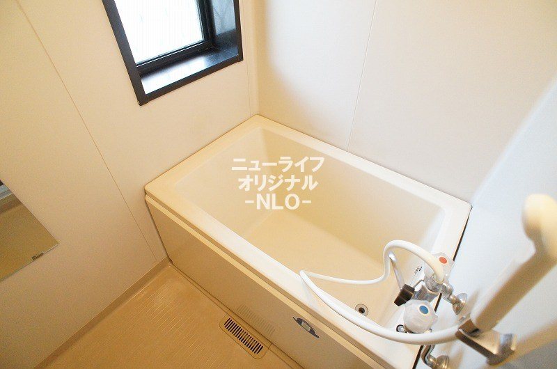 バス・シャワールーム　※102号室参照。現況を優先致します。
