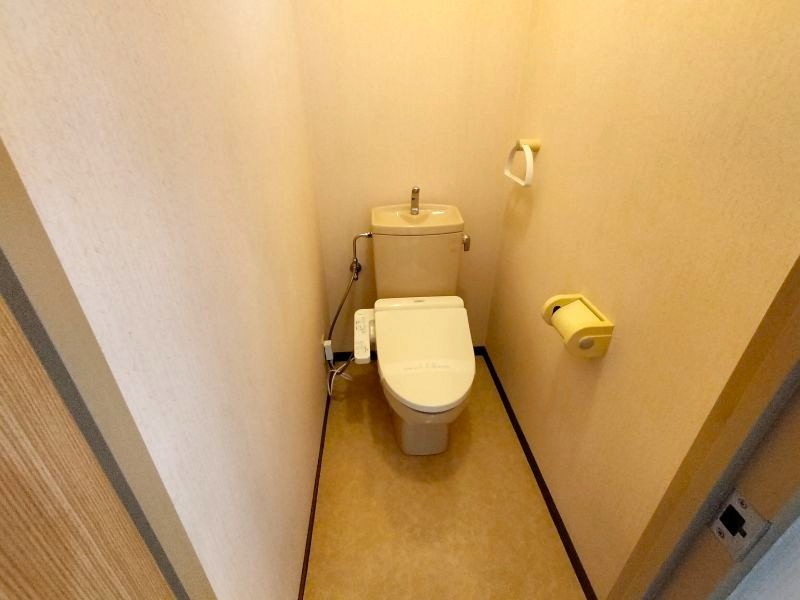 トイレ　トイレはウォシュレット付き♪