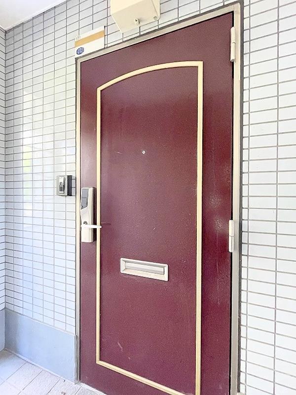 玄関　玄関外側・電子キー