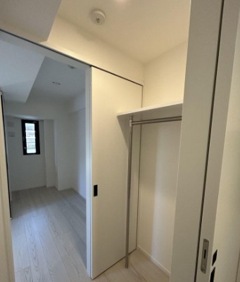 収納　写真は同タイプ住居です。
