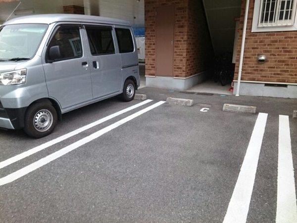 駐車場　敷地内駐車場！