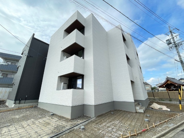 建物外観　建築中