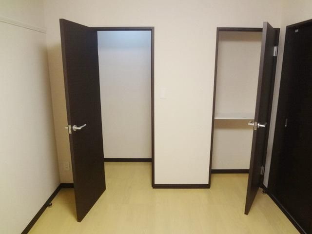 収納　☆寝室には収納が２つ☆