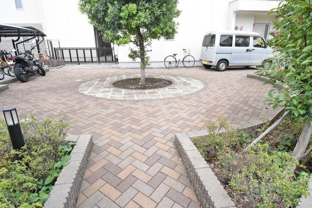 庭　☆おしゃれな通路ですね☆