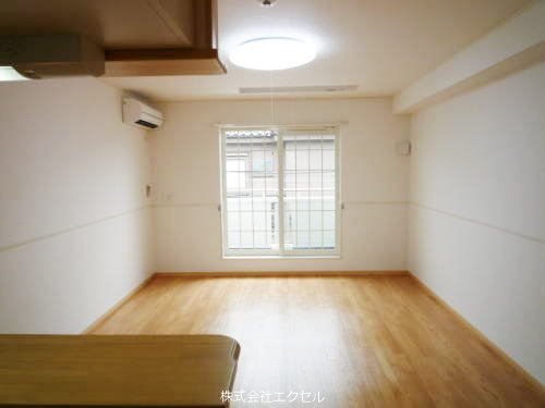 その他部屋・スペース　明るい南向きの室内です。