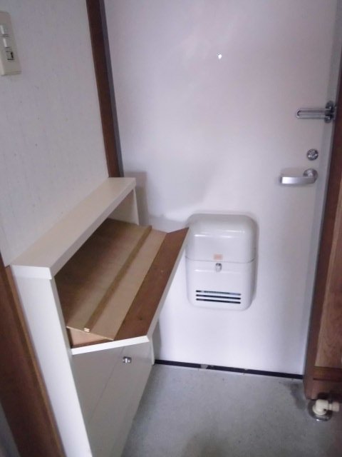玄関　靴入れ付