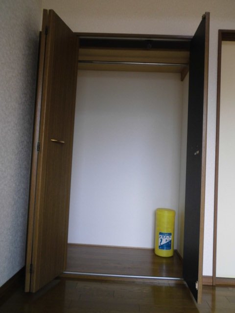 収納　クローゼット付