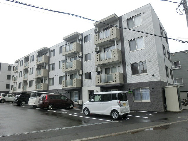 建物外観　陽当たり良好な広々としたファミリータイプ♪