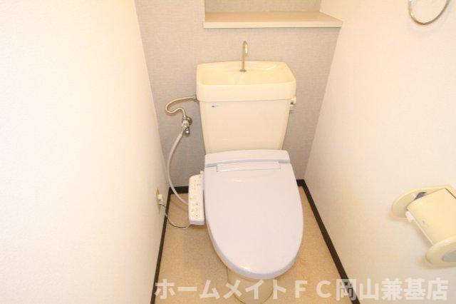 ＪＲ赤穂線 西川原駅 徒歩14分 3階建 築31年のトイレ写真