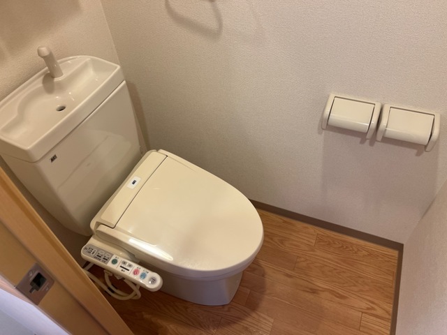 トイレ　シャワー付トイレ