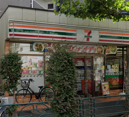 コンビニ　セブンイレブン西早稲田1丁目店（コンビニ）まで240m