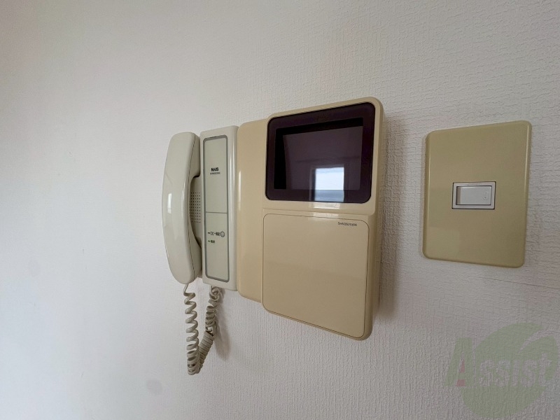 セキュリティ　ＴＶモニター付インターホンです。来客者の顔が見えるので安心！