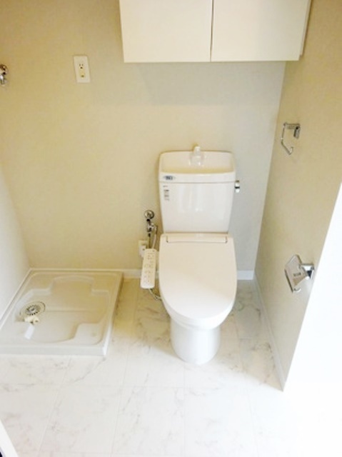 トイレ　同仕様の別部屋画像