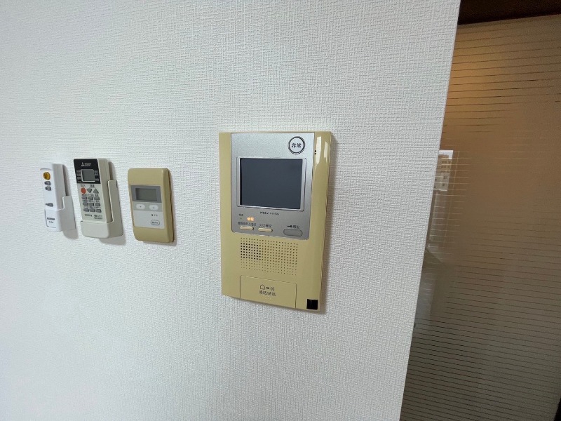 セキュリティ　ＴＶモニター付インターホンです。来客者の顔が見えるので安心！