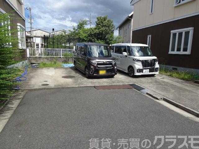 駐車場　敷地内駐車場