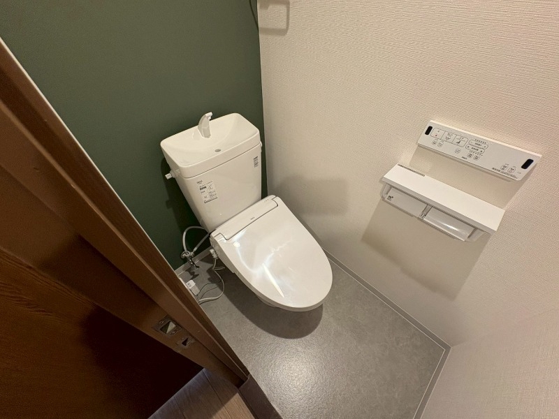 トイレ　こちらはトイレです。清潔感があり、安心して使用できます。