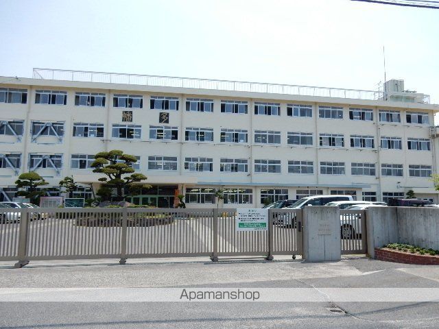 小学校　岡山市立幡多小学校（小学校）まで646m