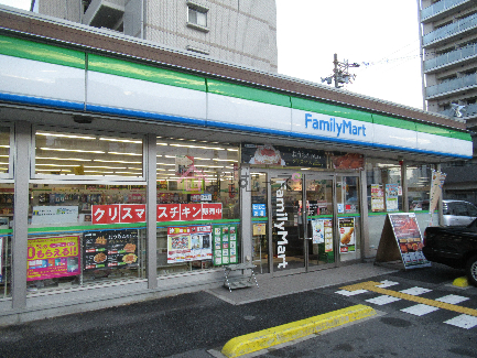 コンビニ　ファミリーマート 桜川二丁目店（コンビニ）まで205m