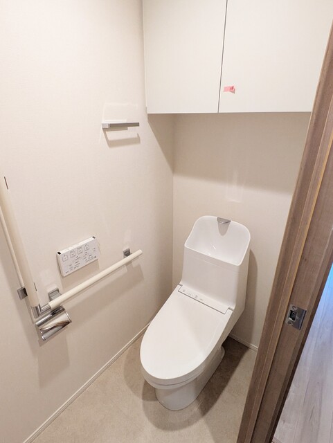トイレ　※同タイプ別室参考写真