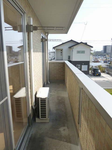 バルコニー　写真は201号室です（参考）