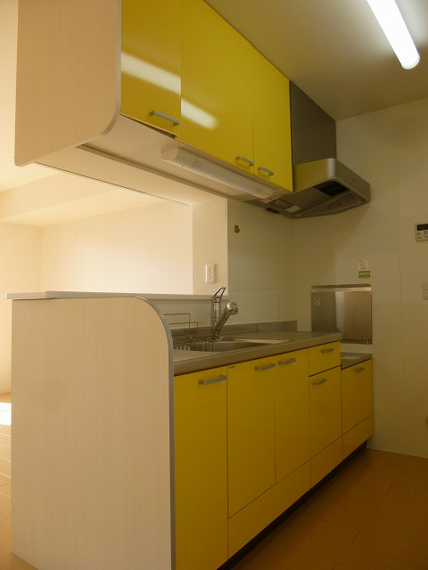 キッチン　写真は201号室です（参考）