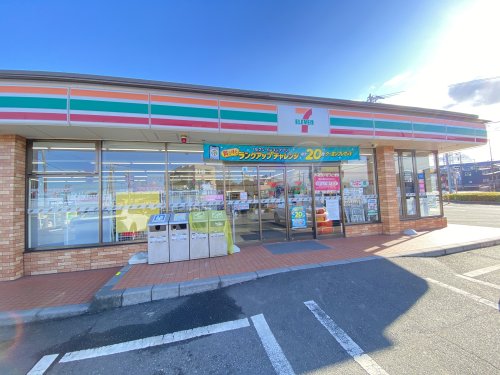コンビニ　セブンイレブン 鈴鹿道伯町店（コンビニ）まで1004m