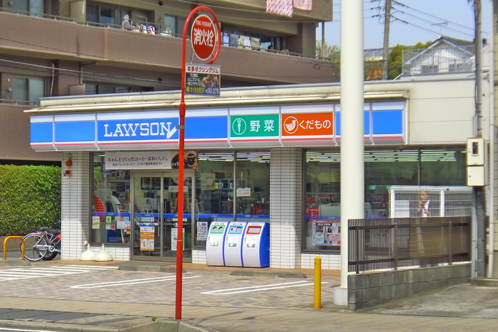 コンビニ　ローソン（コンビニ）まで158m