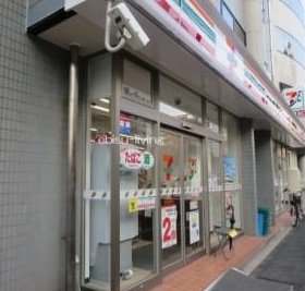 コンビニ　セブンイレブン恵比寿駅北店（コンビニ）まで108m