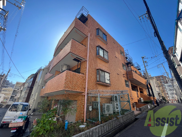 建物外観　やはりライオンズ立派な建物ですね。